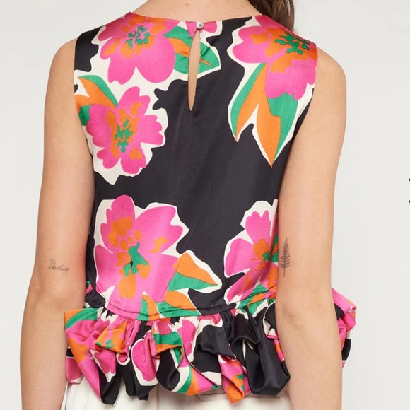 NWT Entro- Top - Picture 3 of 8